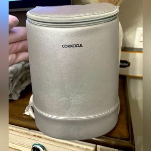 CORKCICLE wine backpack color